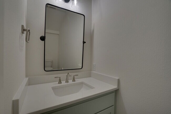 Building Photo - 112 Cardinal Wds