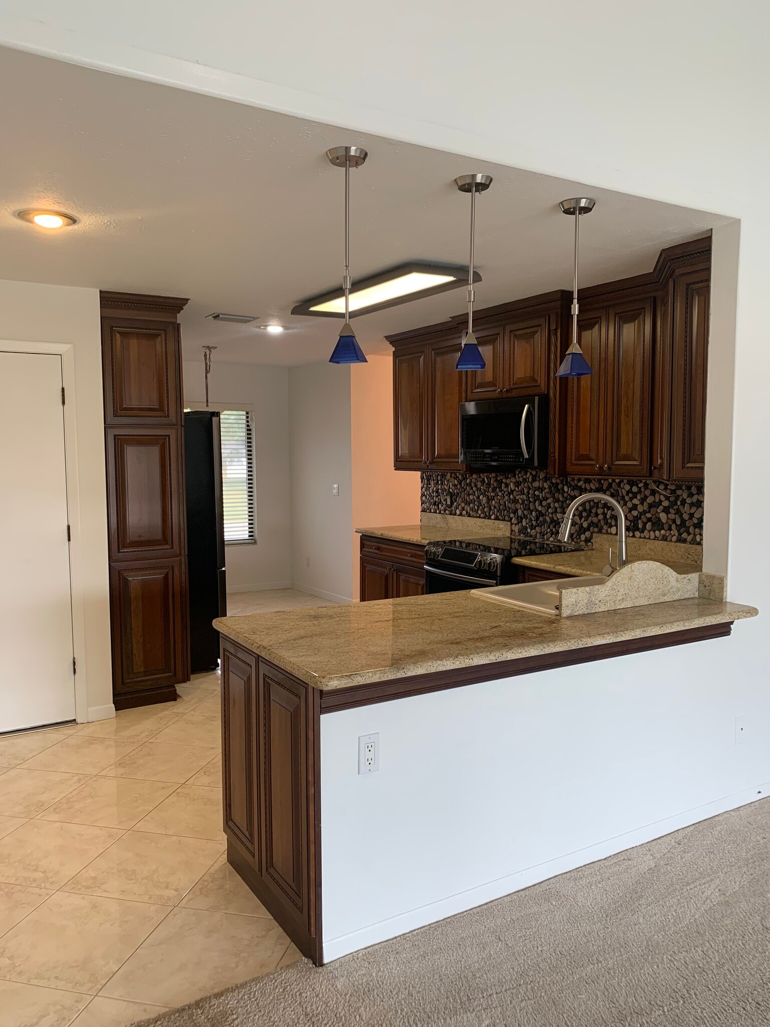 Building Photo - 6321 Jamaica Cir E