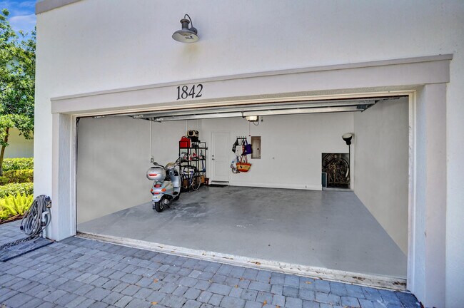 Building Photo - 1842 Sandpiper Pointe Pl