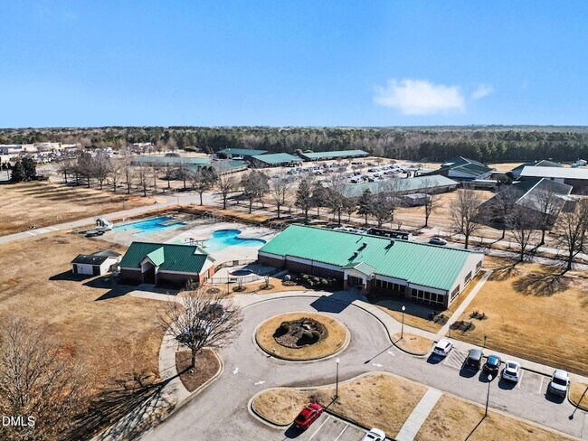 Building Photo - 233 Woodson Dr