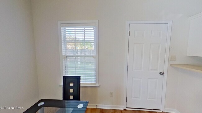Building Photo - 111 Tylers Cove Way