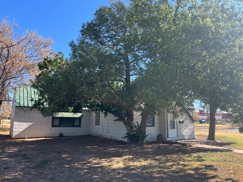 Building Photo - 301 Austin St