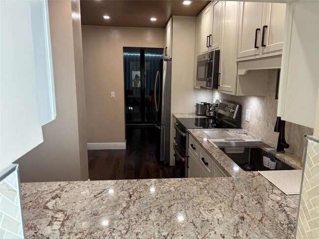 Building Photo - 1401 S Ocean Blvd