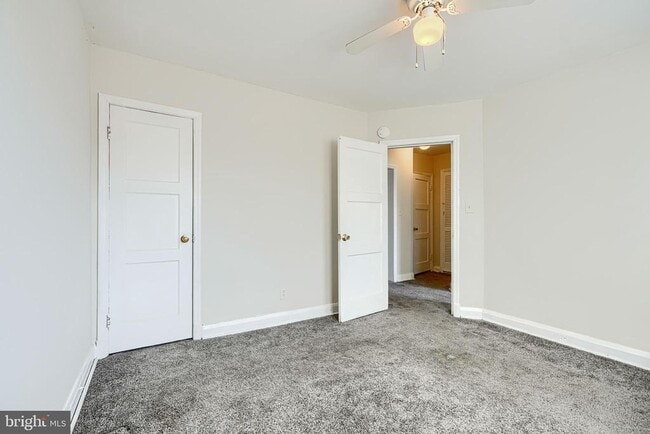 Building Photo - 5626 Midwood Ave