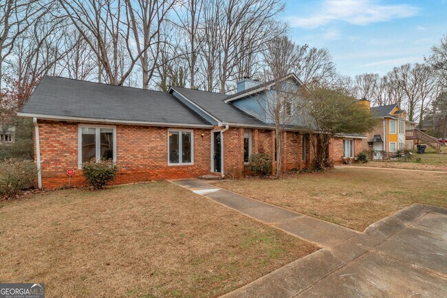 Building Photo - 2599 Fieldstone View Ln SE