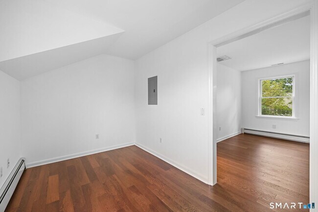 Building Photo - 18 Windy Knolls