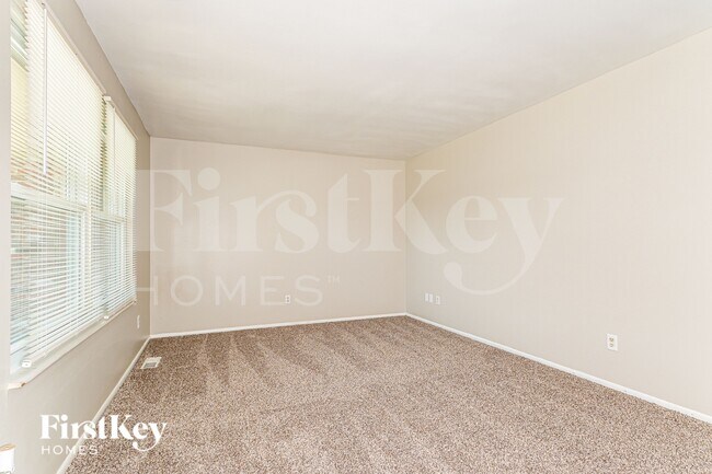 Building Photo - 634 Watkins Glen Dr