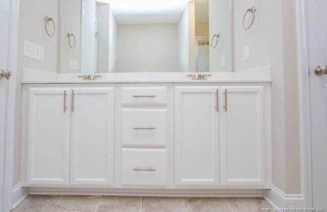 Building Photo - 425 Sedgemoor Rd