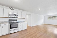 Building Photo - 1328 S Coffman St