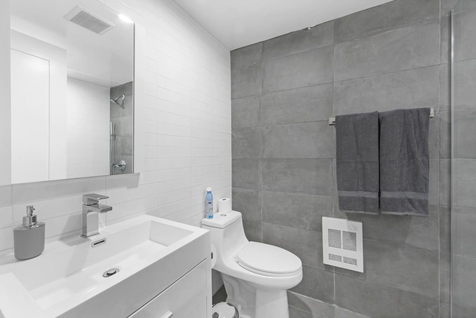 Building Photo - 564 W 182nd St