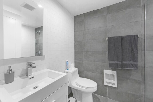 Building Photo - 564 W 182nd St