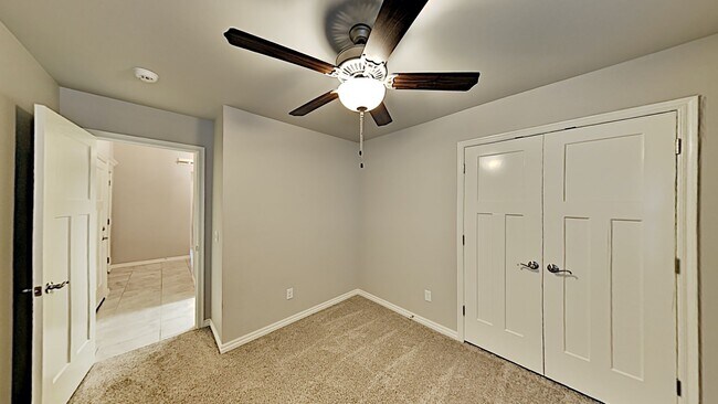 Building Photo - 4 Bedroom 2 Bathroom 2 Car Garage Home with Storm Shelter in East Edmond