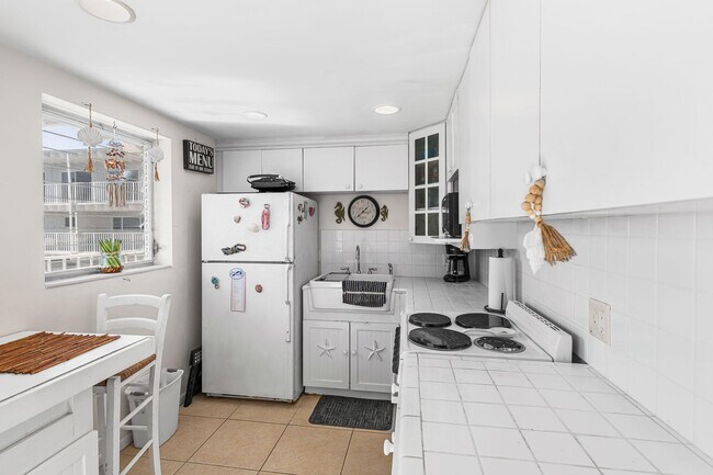 Building Photo - 3500 S Ocean Blvd