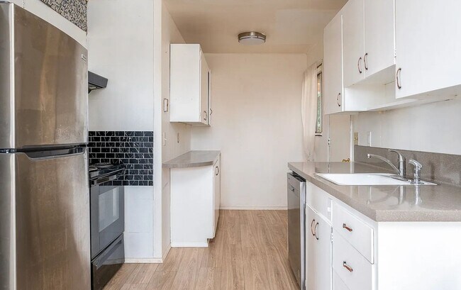 Building Photo - Remodeled 3 Bedroom, 1 Bath Home with Fenced Yard
