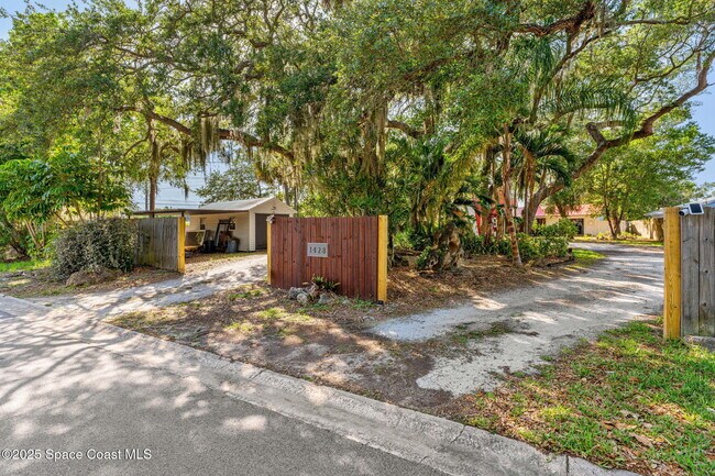 Building Photo - 1428 Rose Ct