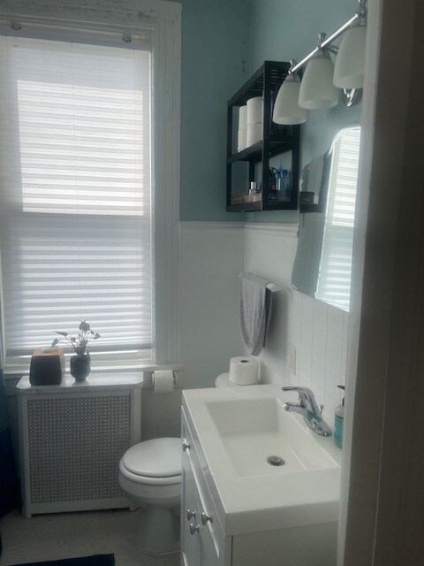 Main bath - 364 Lehigh Ave