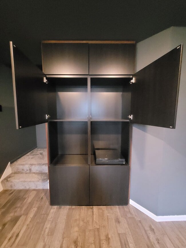 Building Photo - 2255 Vesterheim St