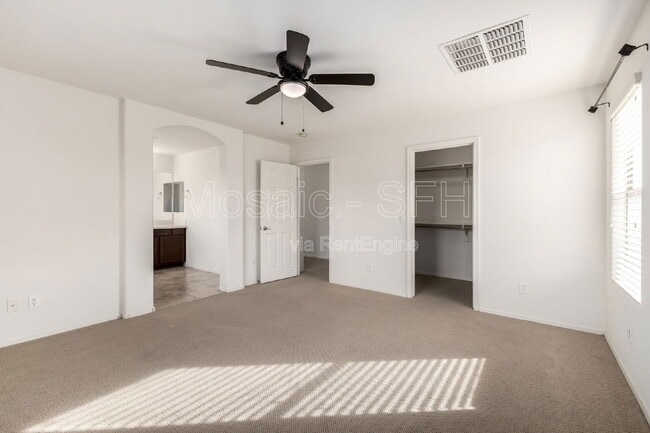 Building Photo - 2656 E Boston St