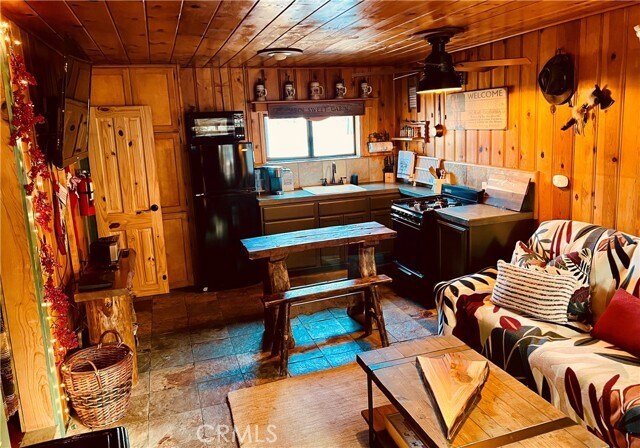 Building Photo - 40104 Mahanoy Ln