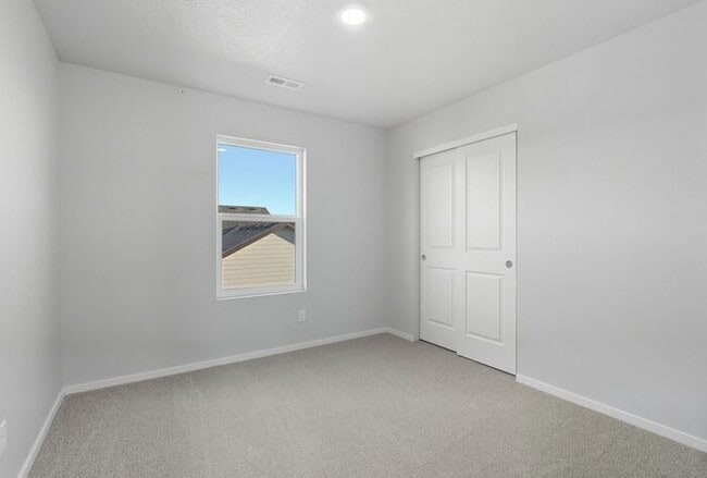 Building Photo - Spacious 4-Bedroom Home with Loft, 3 Baths & 3-Car Garage