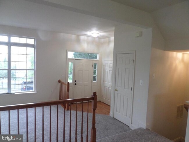 Building Photo - 822 Ferndale Terrace NE