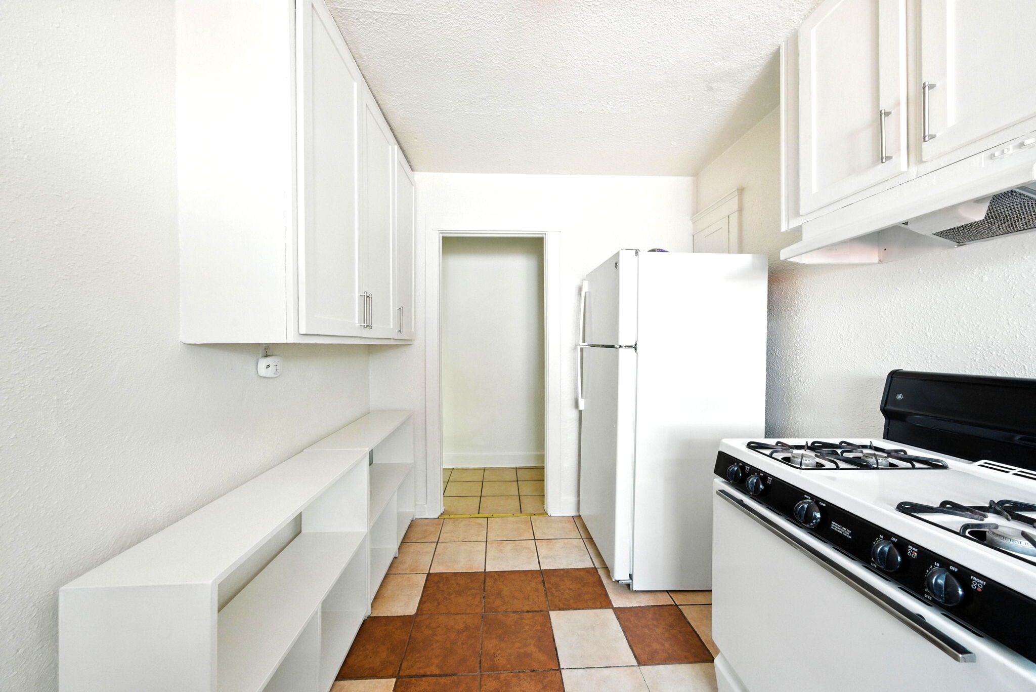 Building Photo - 3305 W 27th St