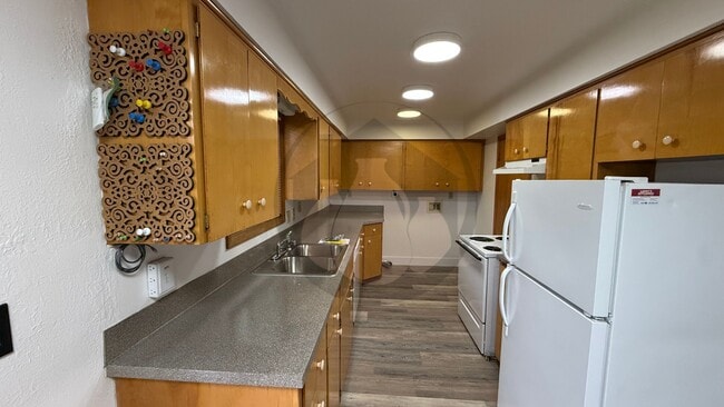 Building Photo - Buckner Duplex #2024-JOC8