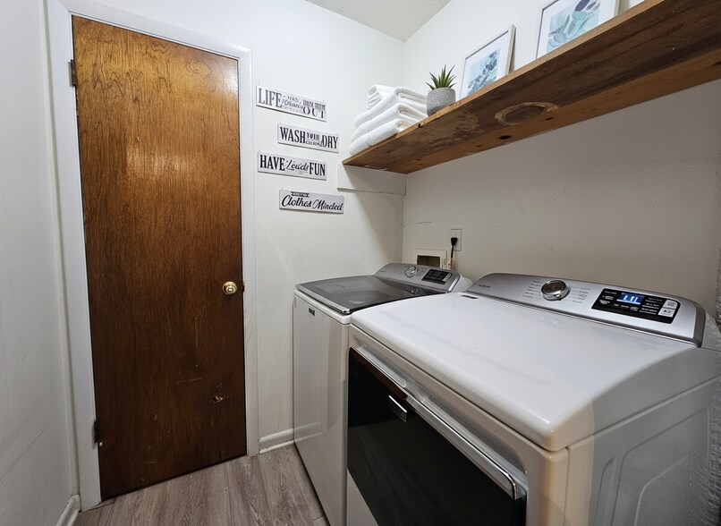 Building Photo - 2501 Washington St