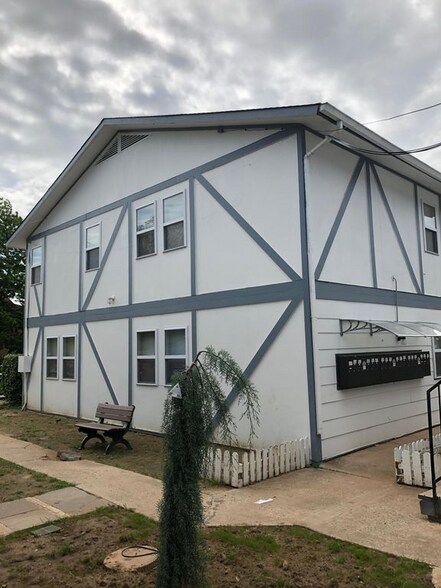 Building Photo - 1701 NW 29th St