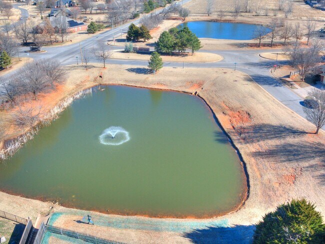 Building Photo - Updated Home + North Edmond + 4 Bedrooms