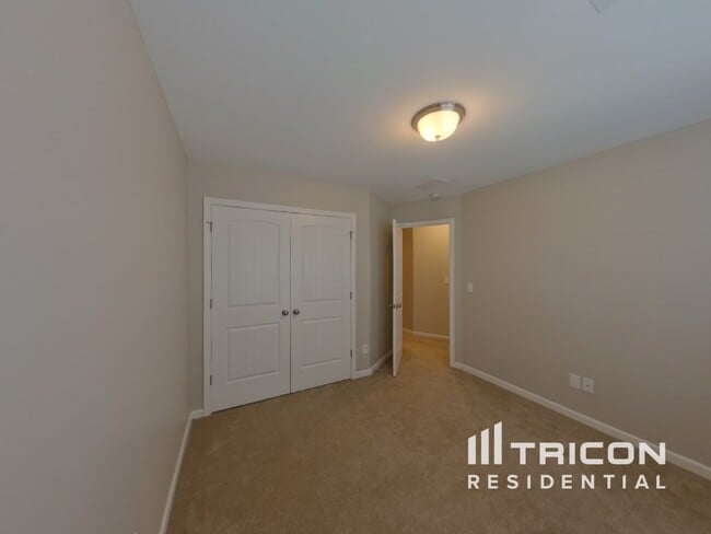 Building Photo - 962 Tuxford Trl