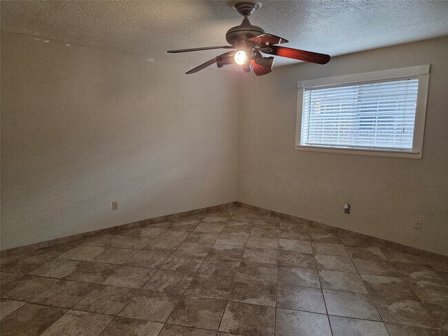 Building Photo - 15415 Beechnut St
