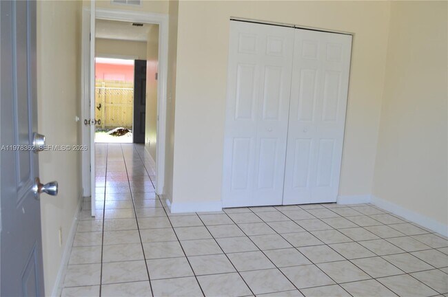 Building Photo - 701 SW 15th Ave