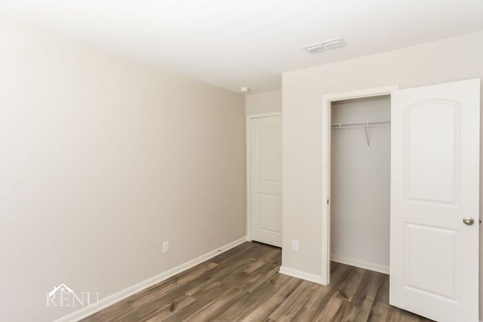 Building Photo - 2022 Delta Downs Dr