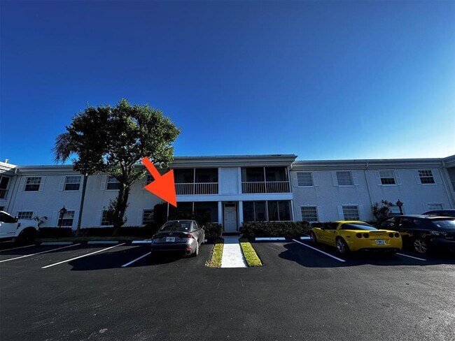 Building Photo - 6295 Bay Club Dr