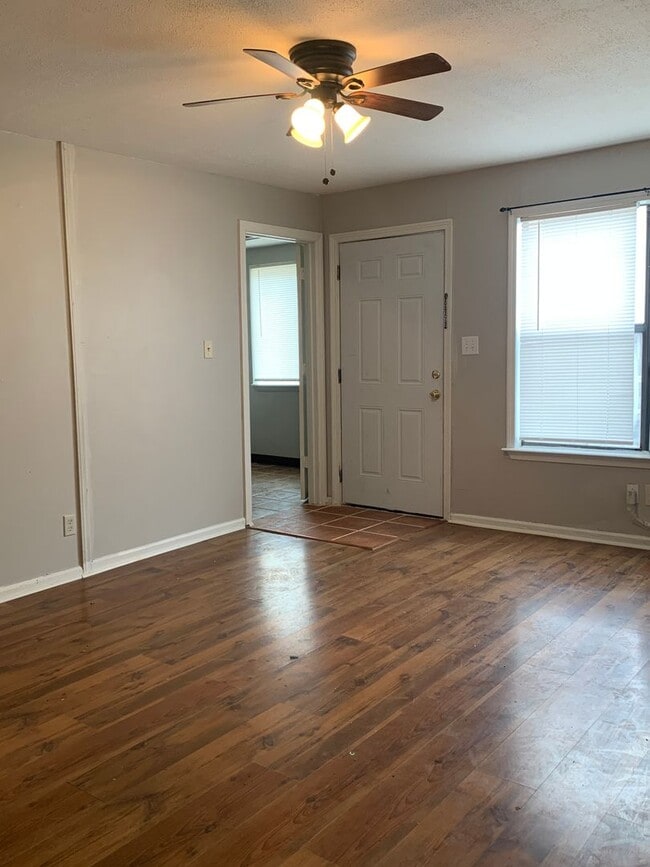 Building Photo - 621 N K St