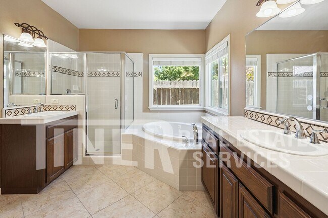 Building Photo - 5967 Radmere Dr