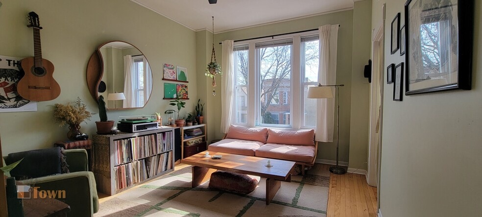 Building Photo - 3430 W Cortland St