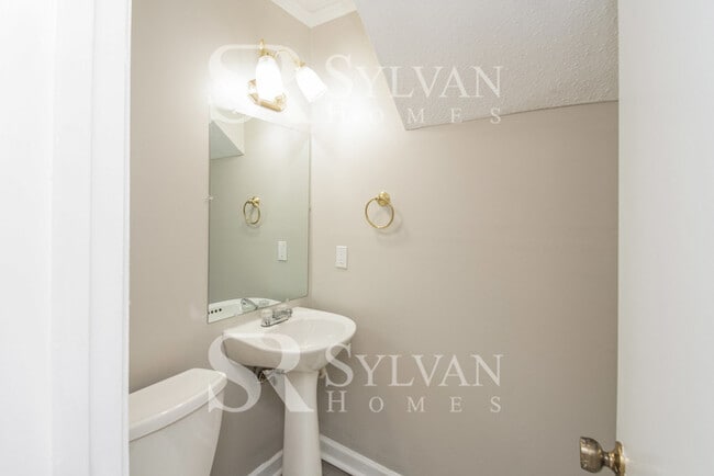 Building Photo - Live the good life in this 3 BR, 2.5 BA home