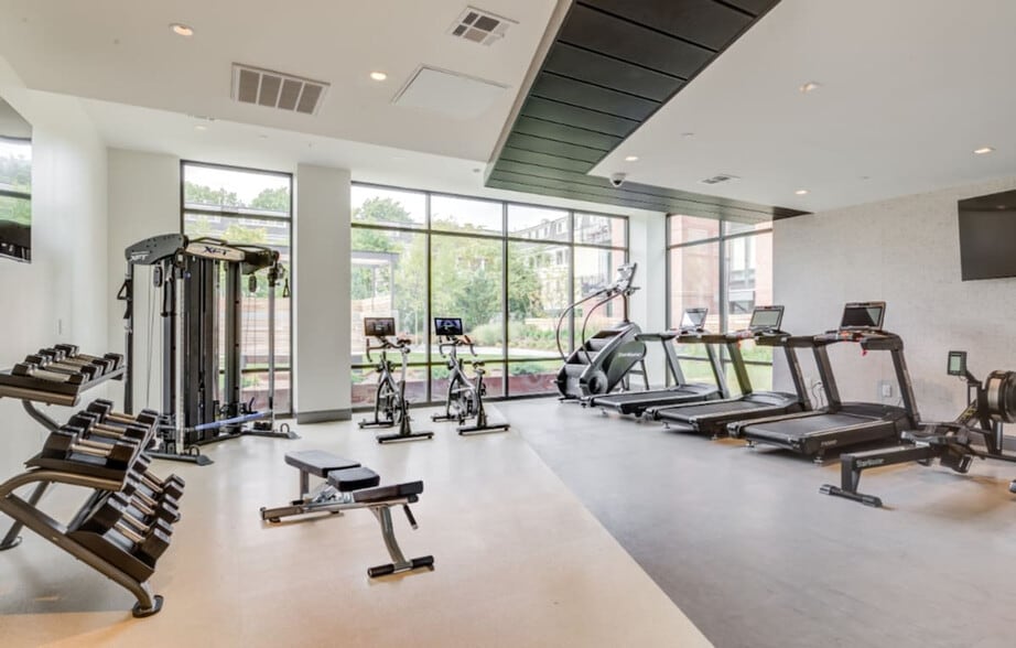 Building Photo - 677-679 Washington Street-SI ID1252103P