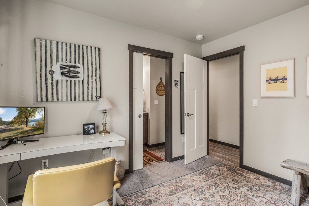 Building Photo - 195 Jasper Loop