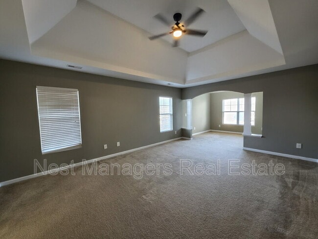 Building Photo - 825 Running Horse Ln