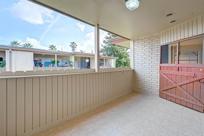 Building Photo - 7714 Renwick Dr