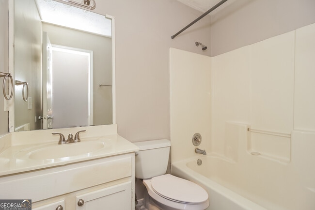 Building Photo - 124 Emerald Pines Dr