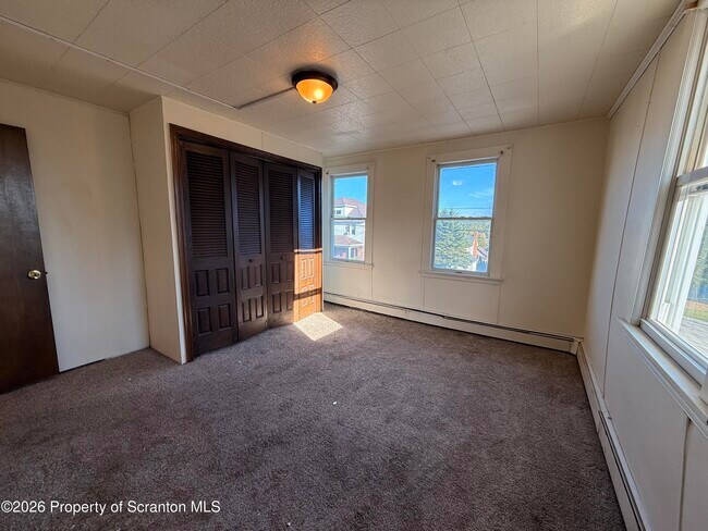 Building Photo - 947 Carmalt St