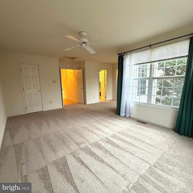 Building Photo - 13120 Misty Glen Ln