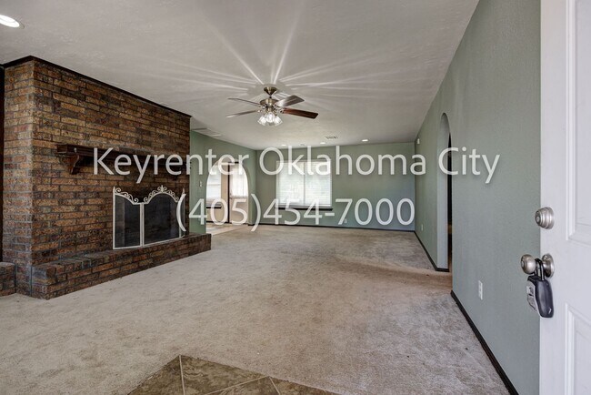 Building Photo - 10912 N Blackwelder Ave
