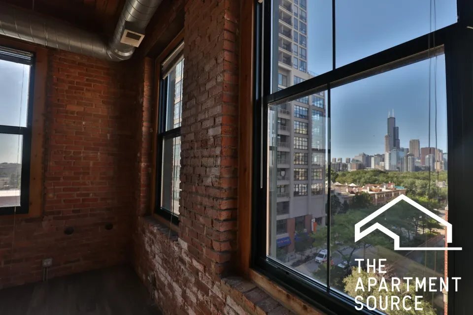 Building Photo - 1545 S State St