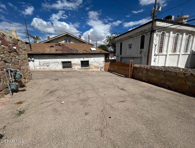 Building Photo - 1722 E Rio Grande Ave