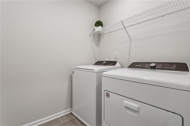 Building Photo - 282 Timberland Ave